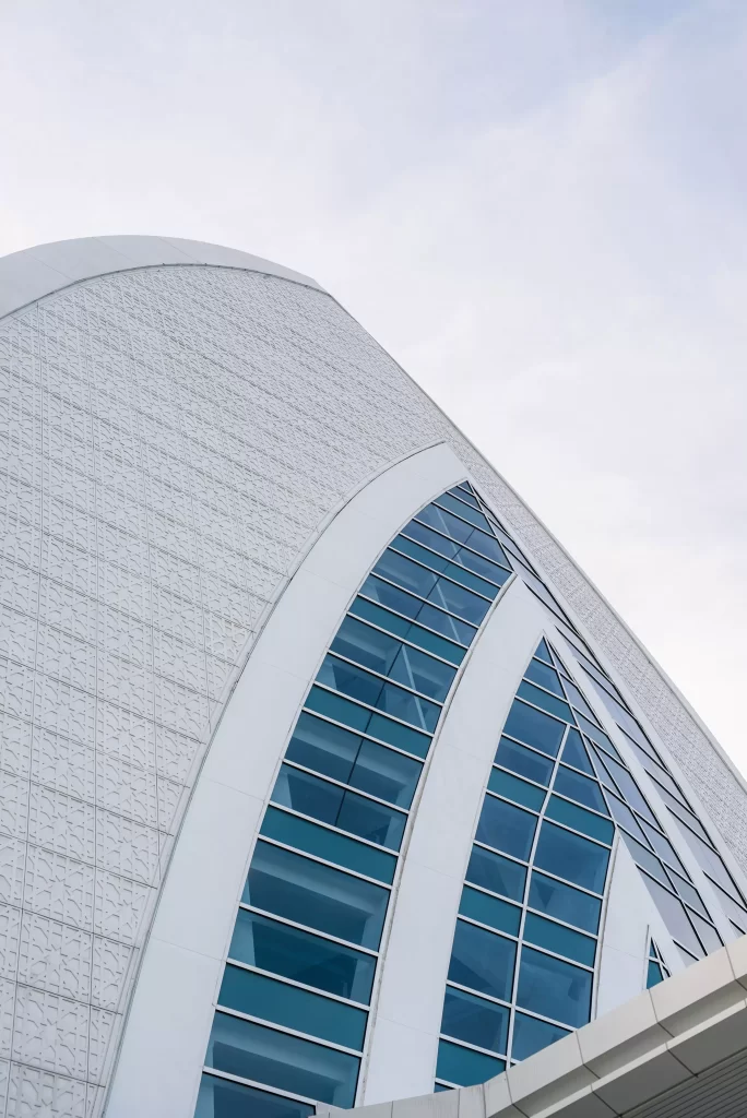 01-movenpick-facade-over-entrance-65e167bdf2af2